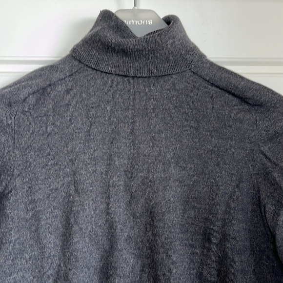 Banana Republic - 100% merino wool turtleneck - dark grey - Picture 2 of 10